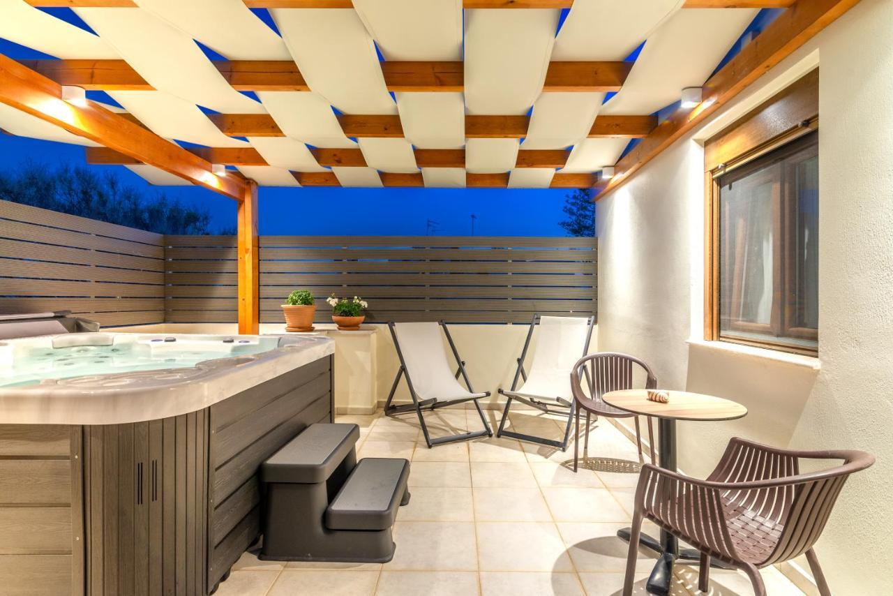 Eleni Luxury Maisonette With Jacuzzi